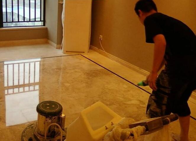 马先生选择青岛开荒保洁